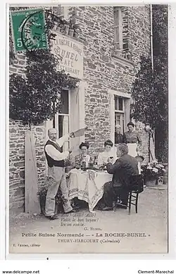 Carte postale des années 1900-1910, café-restaurant « la Roche-Bunel » à Thury-Harcourt, avec la mention « Petite Suisse Normande ».