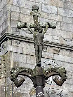 Le calvaire, croix sommitale.