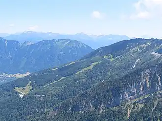 Vue aérienne de la station.