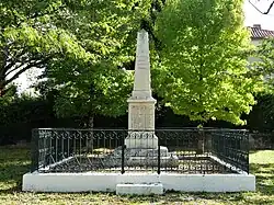 Le monument aux morts.