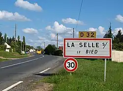 30&nbsp;km/h en entrée de la localité de La Selle-sur-le-Bied.