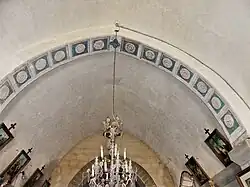 Plafond peint de l'église.