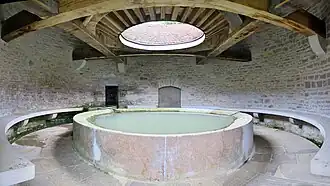 Vue intérieure du lavoir.