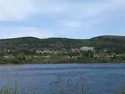 La Tuque centre-ville et rivière Saint-Maurice.