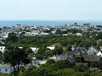 Vue depuis le clocher de Trescalan en direction du port et du littoral.