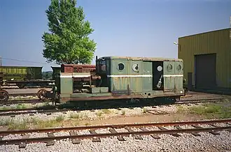 Loco-tracteur no&nbsp;114 « la bête de Calvi » réformé garé aux ateliers de Casamozza.
