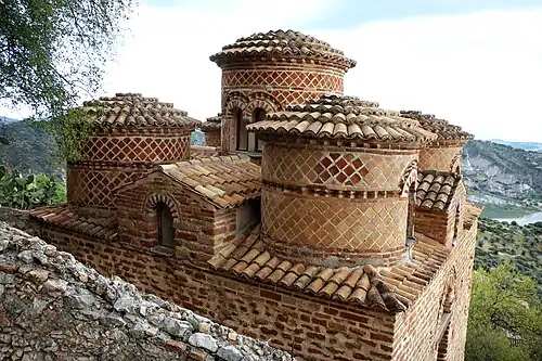 Opus reticulatum byzantin en terre cuite, Cattolica de Stilo, Italie, IXe – Xe siècle.