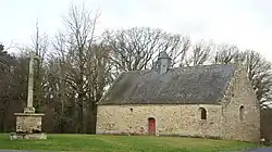 La chapelle de Laupo ou Loppo avec sa croix