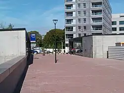 Les abords de la station.