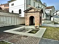 Fontaine près de l'ancienne mairie.