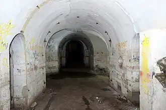 La galerie du casernement bétonné.