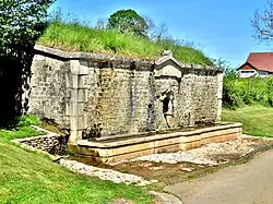 Fontaine-réservoir.