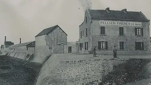 La première usine Pellier Frères (originaires du Mans) en 1875