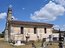 Vue latérale de l'église.
