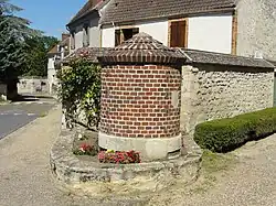 Vieux puits, Grande-rue.