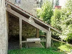 Lavoir, rue du Moulin.