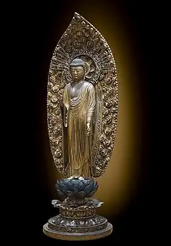 Bouddha Amida. Japon. Fin Edo (1615-1868), bois sculpté, doré et laqué, H. 180&nbsp;cm.