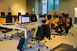 Laboratoire numérique à la médiathèque Voyelles.