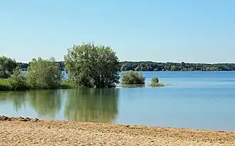 Une plage du lac d'Orient dans l'est.