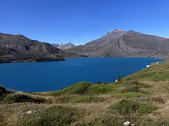 Le lac du Mont-Cenis et le signal du Petit Mont-Cenis.