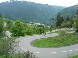 Versant sud-est très sinueux.