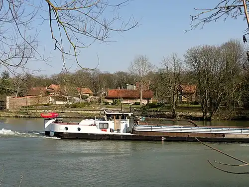 L'Oise au niveau des écuries du Château Prat