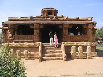Temple de Lad Khan, entrée à l'Est. Aihole, Ve&nbsp;siècle. Karnataka.