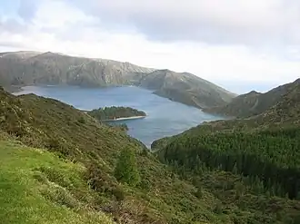 Lagoa do Fogo dans la caldeira interne de l'Água de Pau