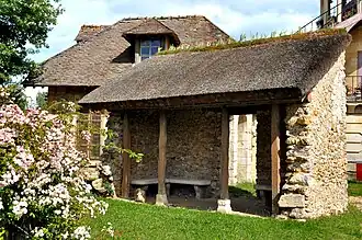 Hangar accolé à la laiterie