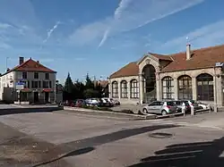 Anciennes halles et ancien hôtel des halles.