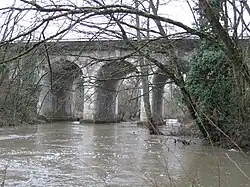 Le pont-rail du Beuvron à Lamotte-Beuvron (41).
