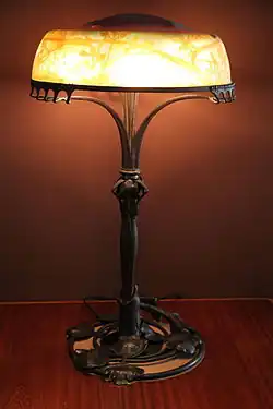Lampe de table Ombelles, vers 1900, musée de l'École de Nancy.