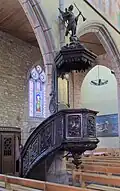 Église Saint-Houardon : la chaire à prêcher.