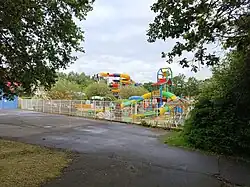 Photo de plusieurs manèges aquatiques.