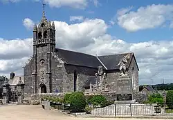 L'église paroissiale Saint-Grégoire, vue extérieure d'ensemble.