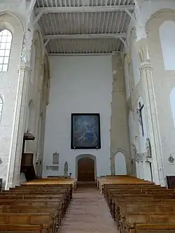 La nef vers l'entrée.