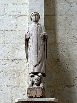 Statue mutilée de saint Mathurin (XIIIe&nbsp;siècle).