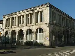 Ancienne halle aux grains de La Rochefoucauld.