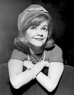 Laurence Badie(la serveuse)