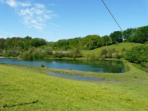 L'étang de la Mouthe alimenté par la Laurence.