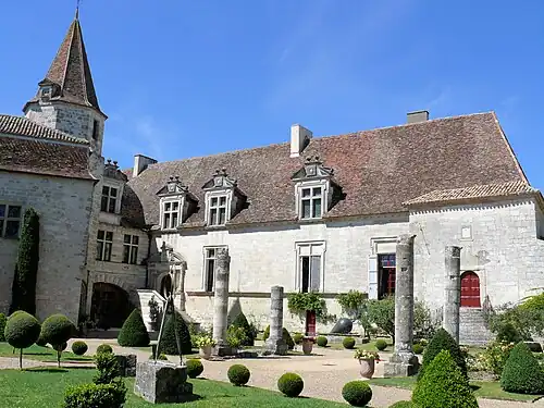 L'aile du château construite à partir de 1576.