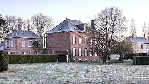 Maisons de maîtres, à côté de l'église.