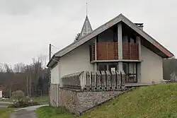 L'église moderne du Sacré-Cœur.