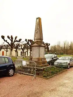 Le monument aux morts.