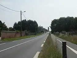 L'entrée de la commune par l'ancienne route nationale.