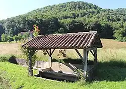 Le lavoir de Bize (Route de Seich) en 2016.