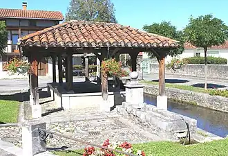 Le lavoir de la mairie.
