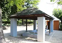 Le lavoir de la mairie.
