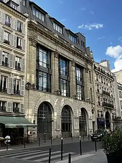 Façade du magasin Aux Classes Laborieuses.