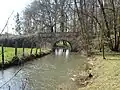 Le Bréon au pont de la rue de Châtres.